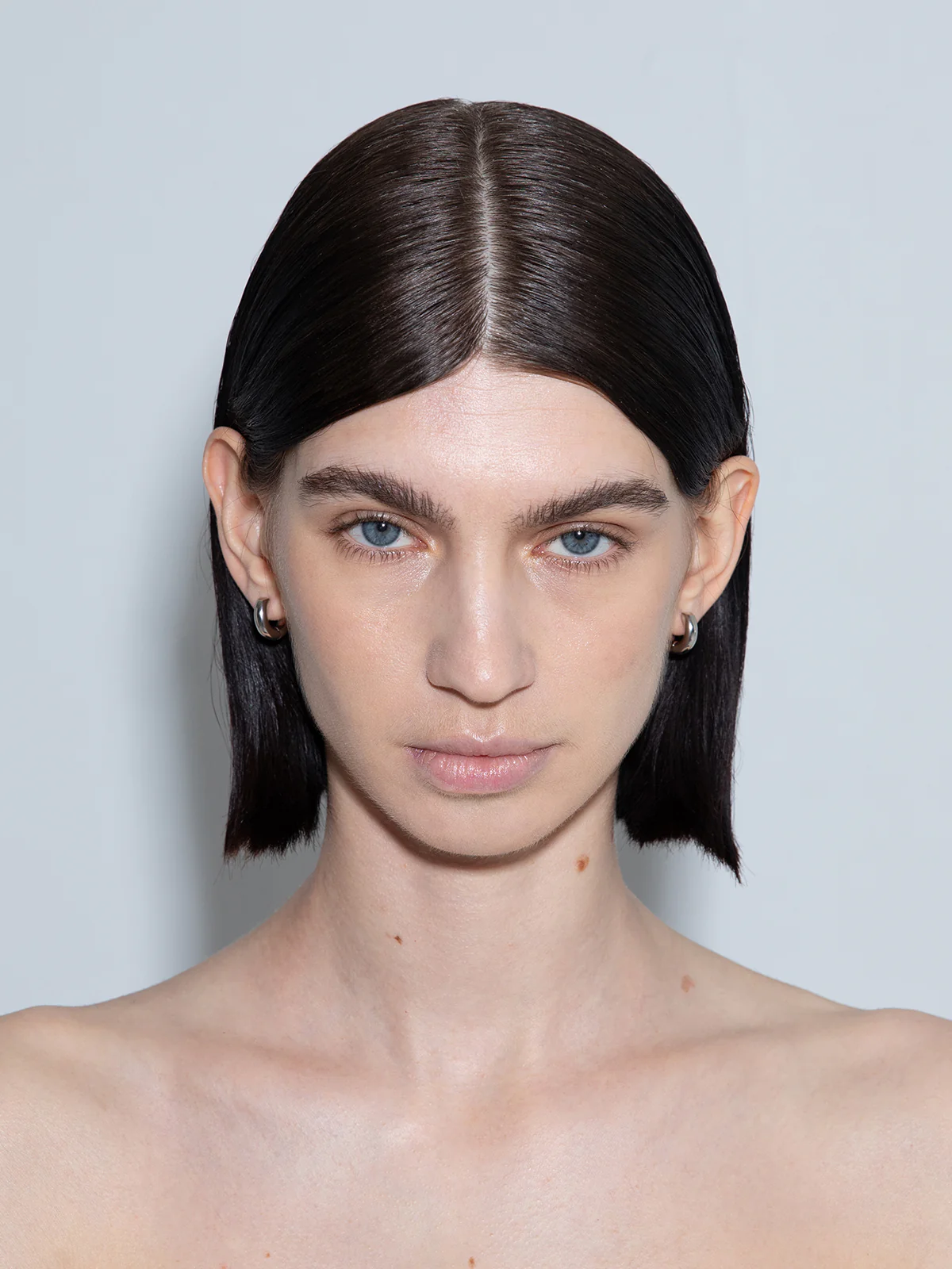 Alaya Small Palladium-Plated Hoop Earrings - Image 3
